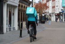 Deliveroo set to raise £1bn in London stock market float Deliveroo extension plans