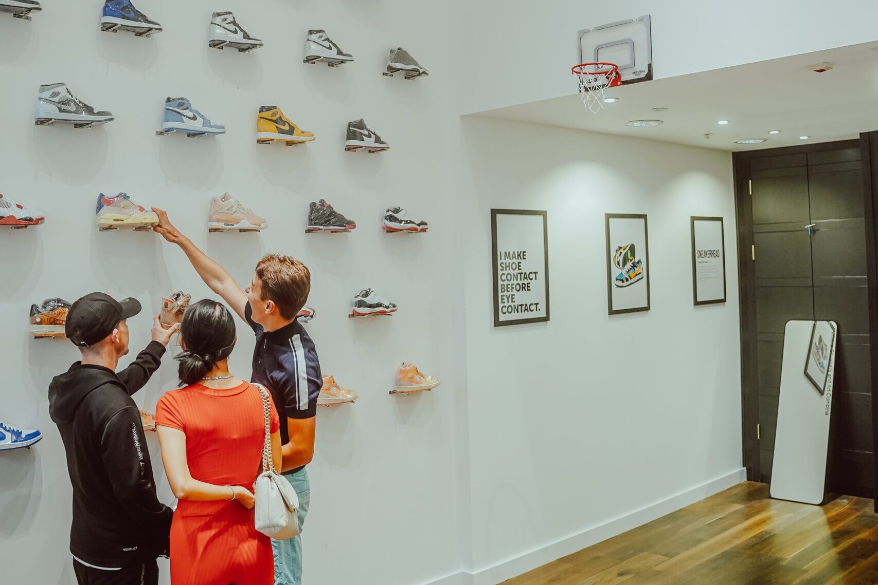 Crep Collection Club Vanilla Make Bricks And Mortar Debuts At Crep Collection Club Vanilla Make Bricks And Mortar Debuts At
