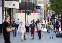 UK retail sales drop for fourth month in a row