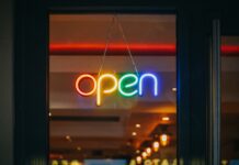 Starting a Retail Business: The 7 Trends to Tap Into