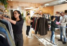 According to official figures, inflation has slightly decreased to 10.5% from 10.7% in the previous month