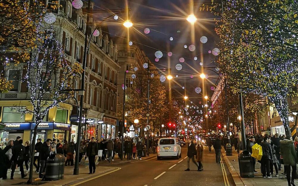 oxford street in london in the evening 2022 11 11 06 22 16 utc