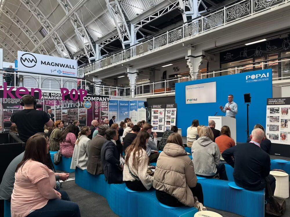 5f9358 f490b493ac9c4fd49f6a88ca9d935d19mv2