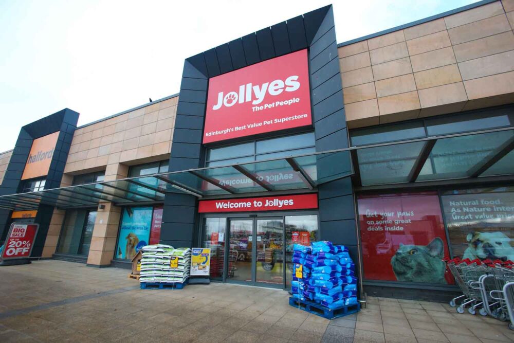 Jollyes Store Front Edinburgh 01