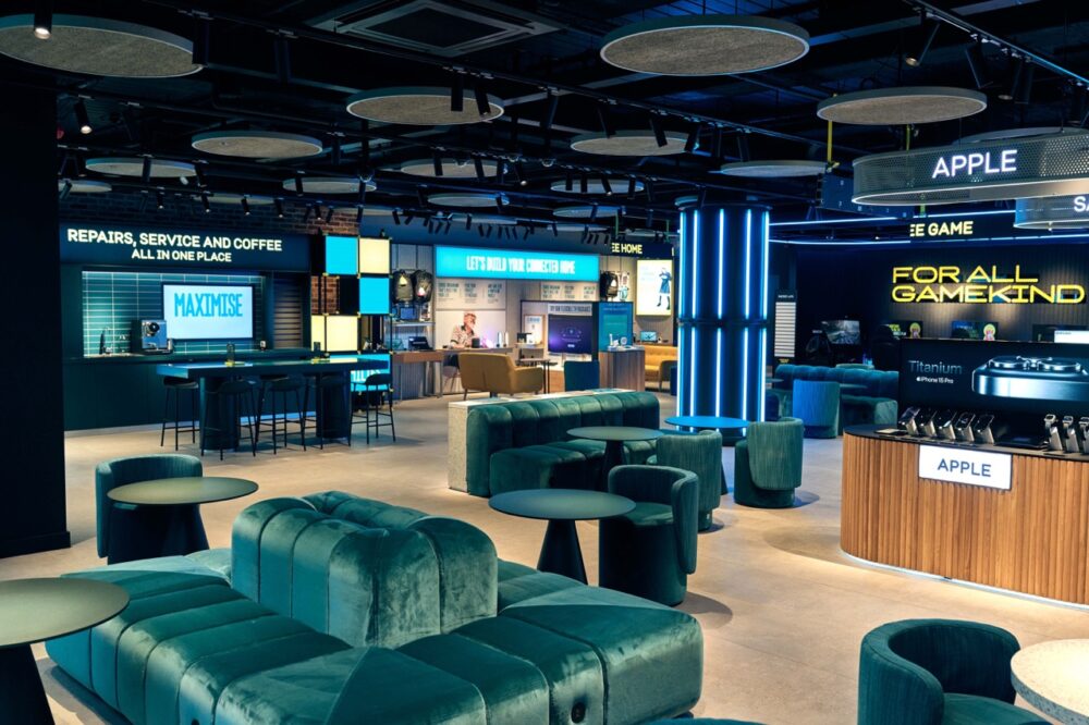 EE Store in Cabot Circus