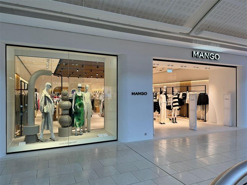 Mango Store Front Lakeside