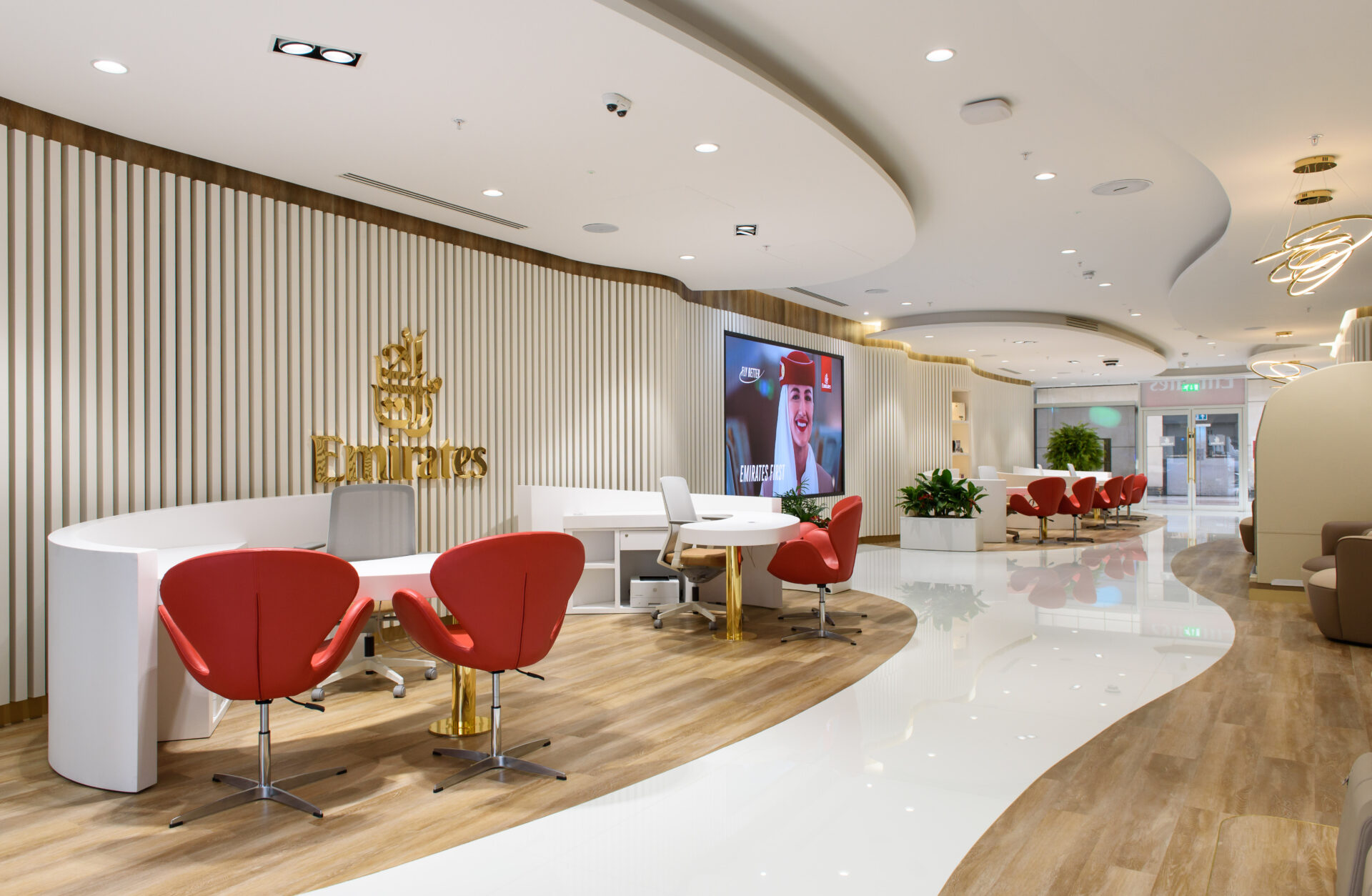 Emirates Opens First ‘Emirates World’ Travel Store In London – Retail News And Events