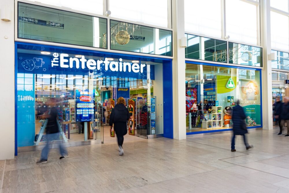 The Entertainer centremk Large