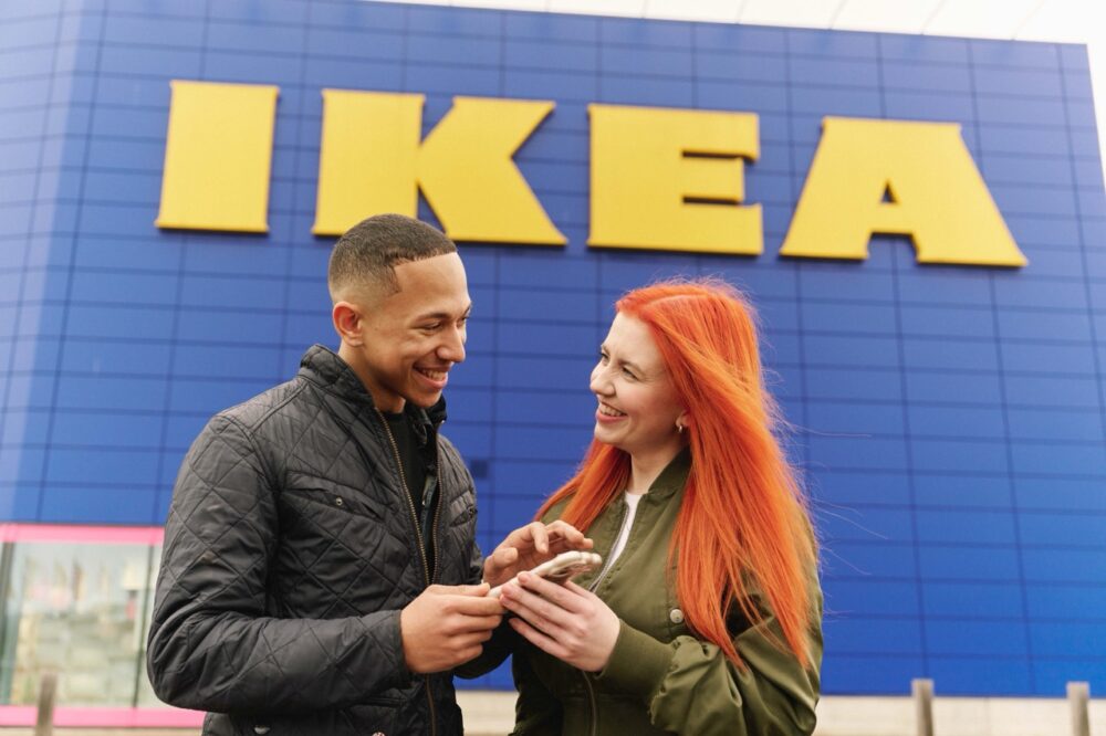 Couple outside Ikea on a dating app