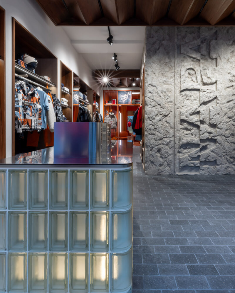 Napapijri store Paris photoPaoloValentini 2