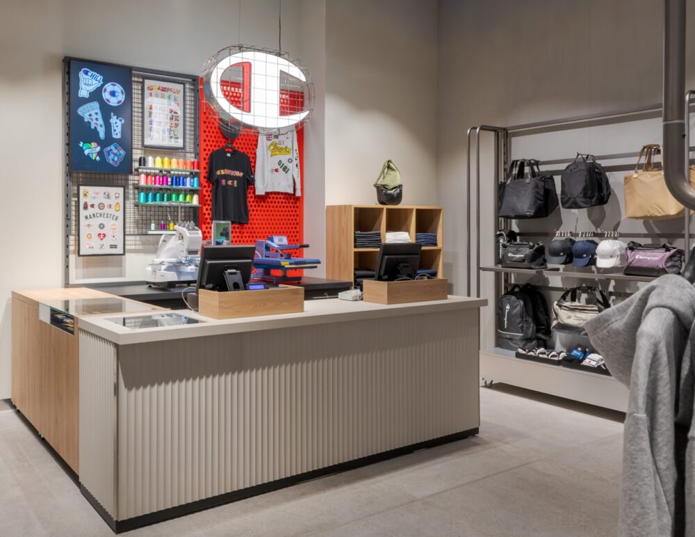 031 Canoe ChampionStoreMCR 120326 SLV 9587 Large