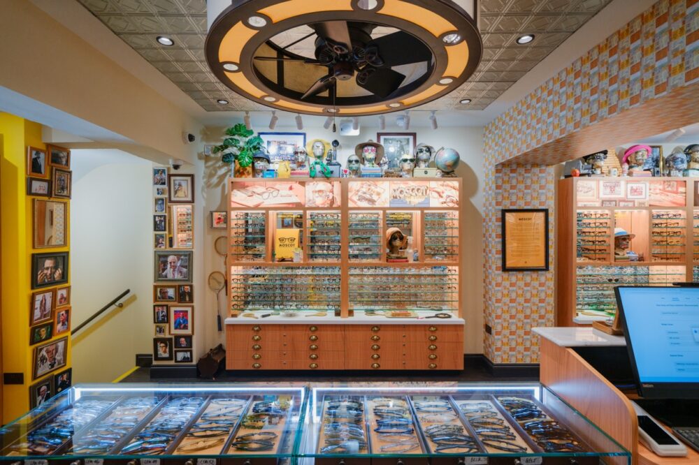 BK SHOP INTERIOR 01 Large