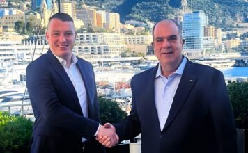 Cas ampamp Sir Stelios 2 Large