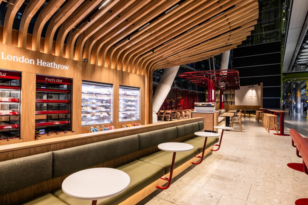 Pret T5 Arrivals 260803 23 Large