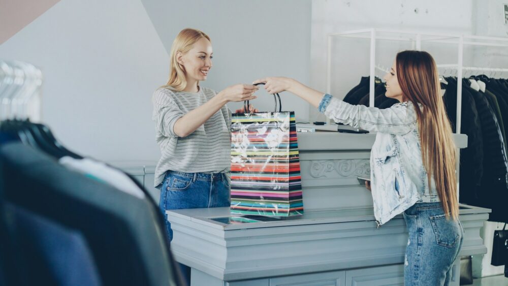 Creative Retail Ideas For Seasonal Campaigns 1 vitaly gariev q5d3J5e3CNE unsplash