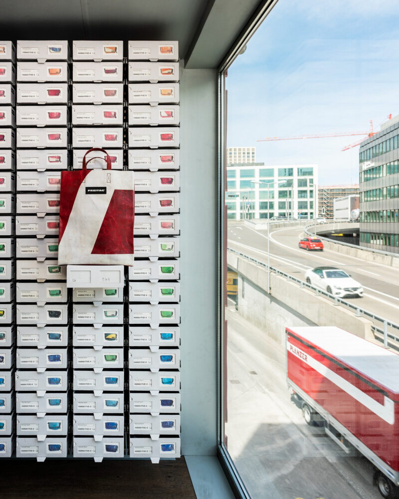 FREITAG 17
