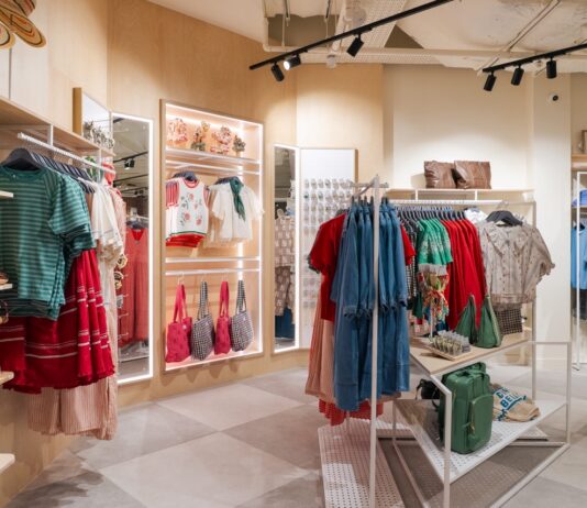 Oliver Bonas Lakeside Large